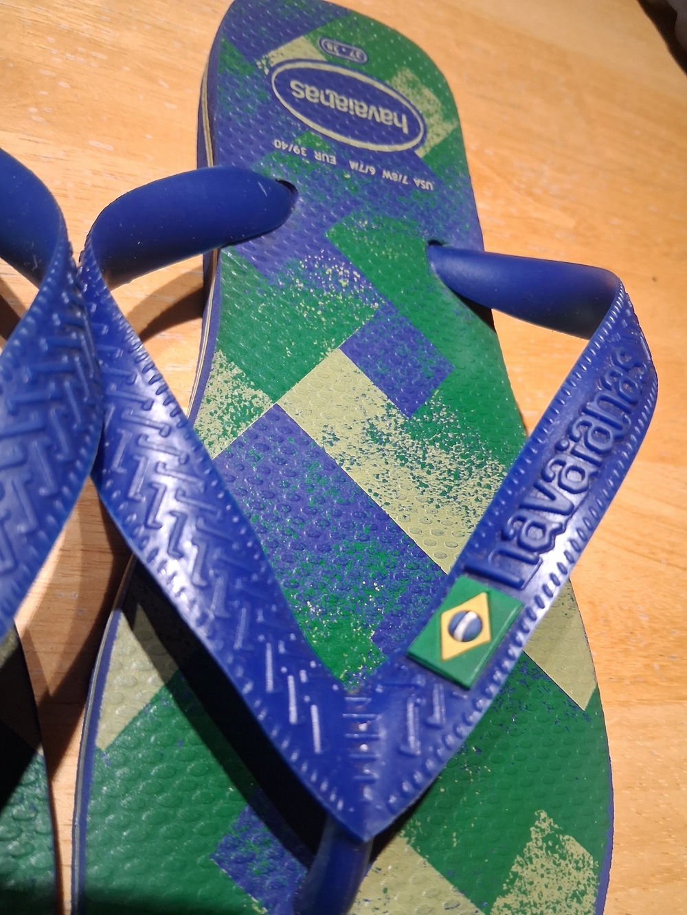 Havaianas Blue and Green Geometric Brazil Flag Flip Flops - Picture 2 of 3